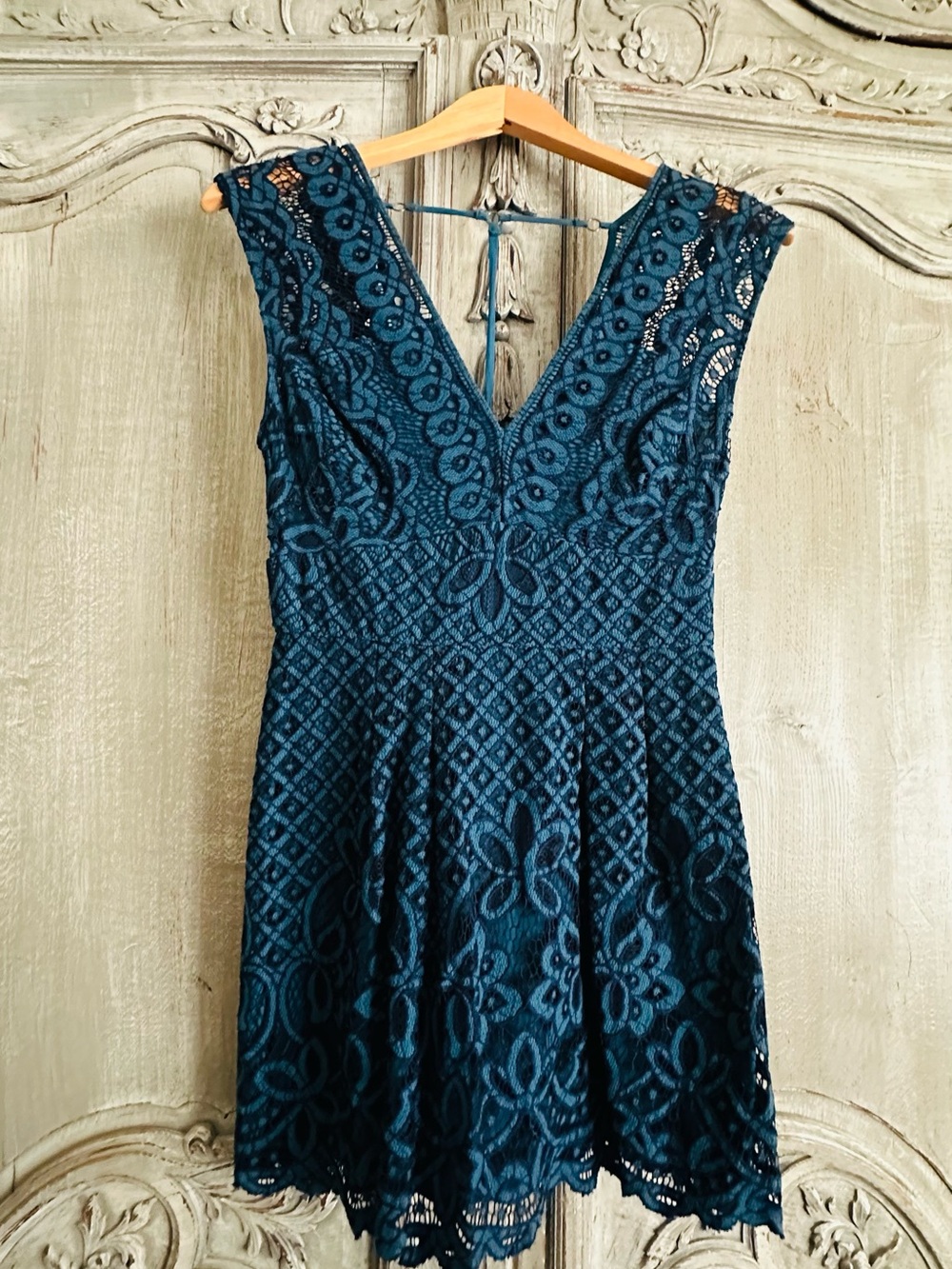 Sleeveless Teal blue Lace V-Neck  Dress
